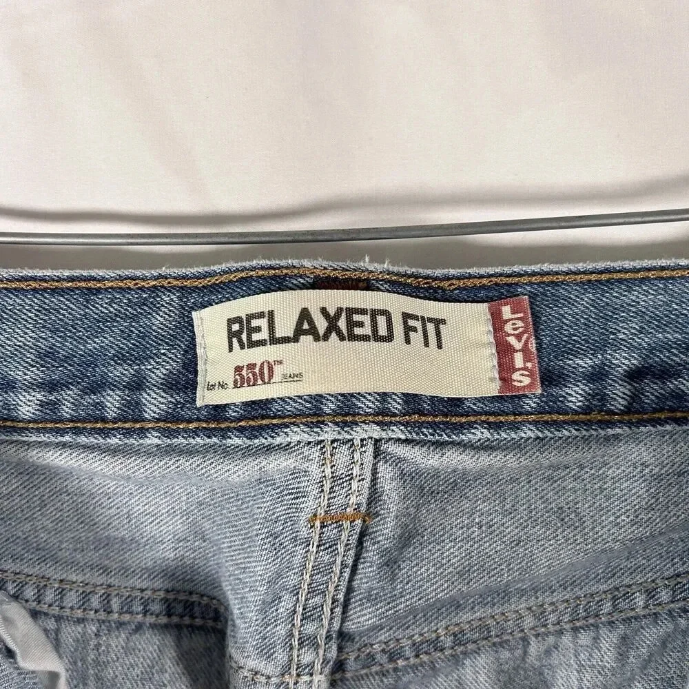 Levis 550 Jeans Mens 36x31 Light Wash Blue Denim Relaxed Fit Pockets 100% Cotton